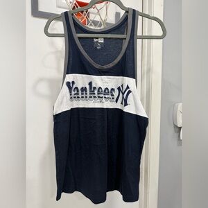 NWT Women’s NY Yankees NEW ERA navy tank top MEDIUM